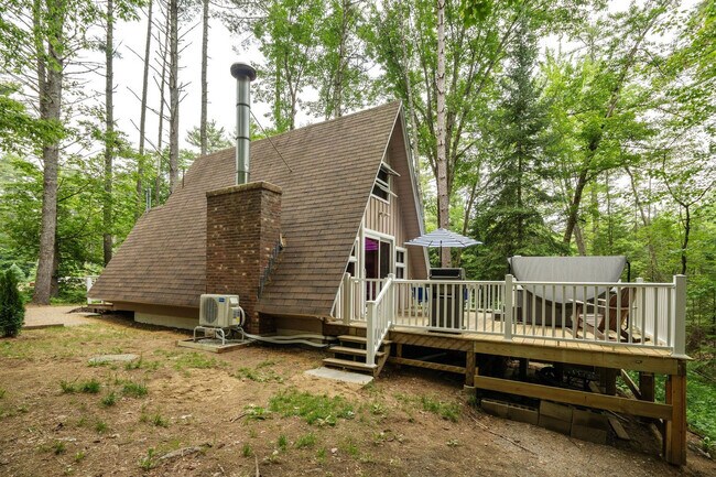 Building Photo - 51 Lake Pines Cir