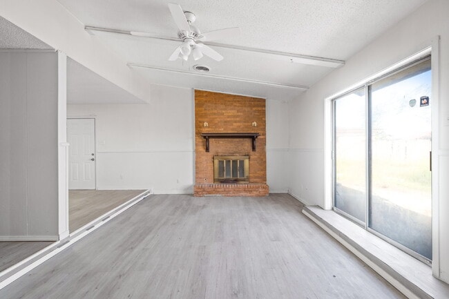 Building Photo - Updated Home w/ Large Backyard, Minutes fr...