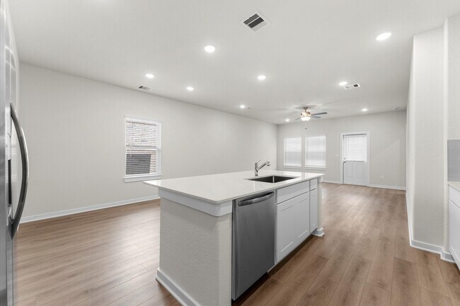 Building Photo - 8627 Blueberry Ash St