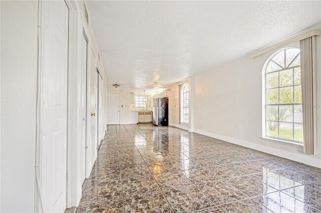 Building Photo - 313 Dirksen Dr