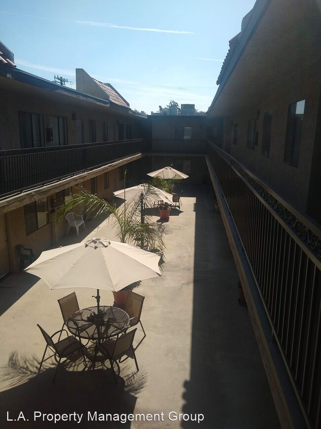 Building Photo - 23901 Los Rosas St