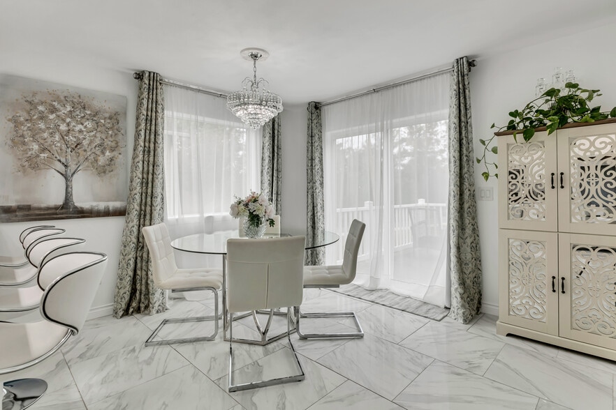 Dining area - 1102 9th Ave
