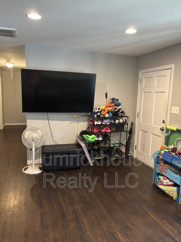 Building Photo - 4200 Sudbury Rd