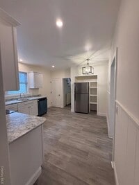 Building Photo - 3 Terrace Ave