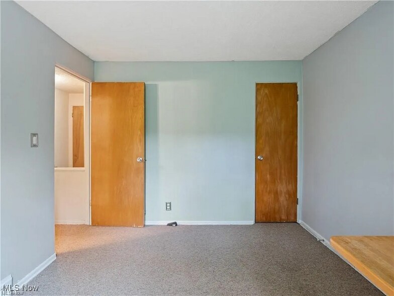 Building Photo - 194 Dalepark Dr