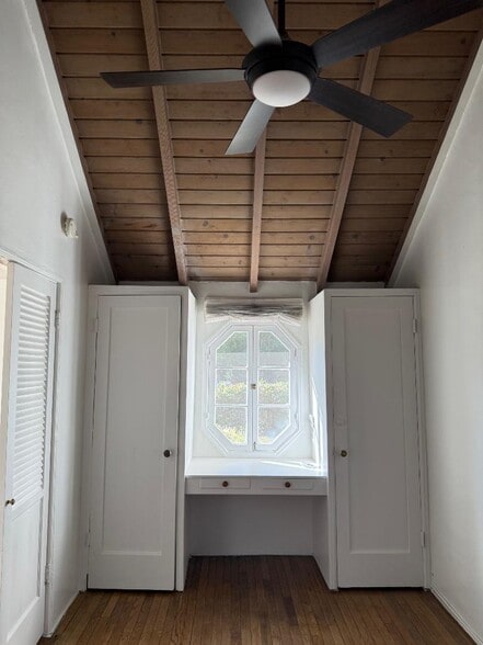 Bedroom with high ceilings with opposite view - 4448 Carpenter Ave