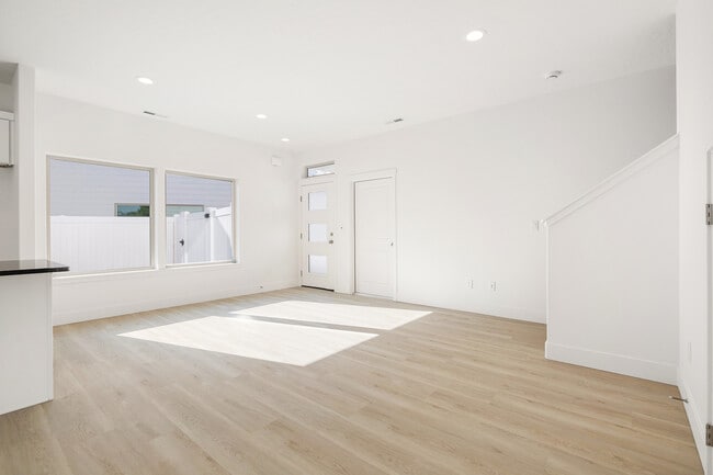 Building Photo - 1163 S Underwood St