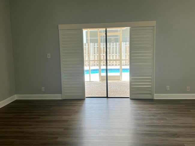 Building Photo - 21023 Rustlewood Ave