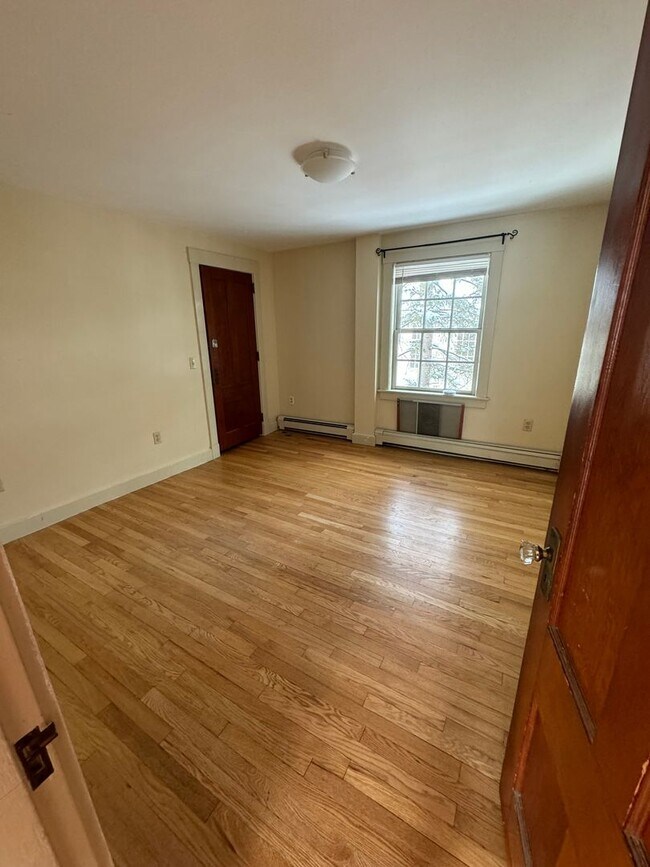 Building Photo - 2 Quechee Rd