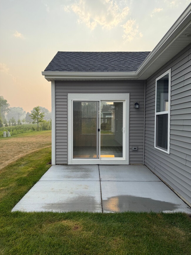 Building Photo - 429 Cottrell Ln