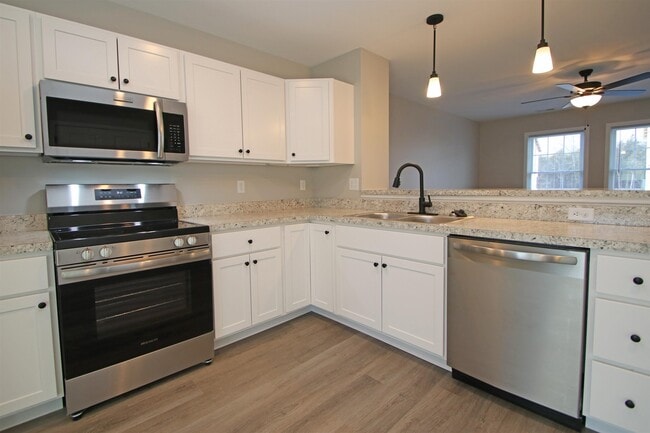 Building Photo - 1317 LUKE Ln