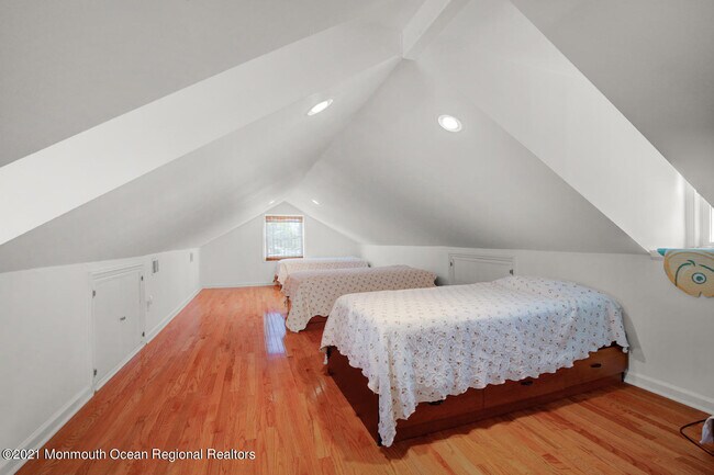 Building Photo - 416 Monmouth Ave