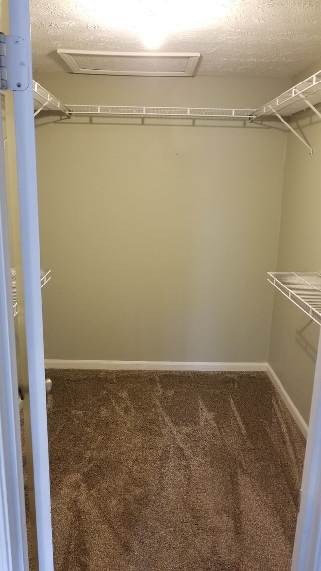 Master Closet - Walk-in - 850 Winfield Ct