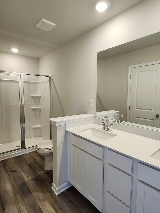 Building Photo - 723 Peyden Ln