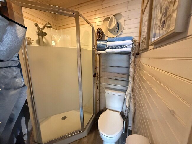 Building Photo - 111 Pendleton Rd