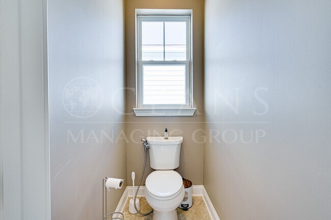 Building Photo - Welcome to Coastal Living at its Finest!