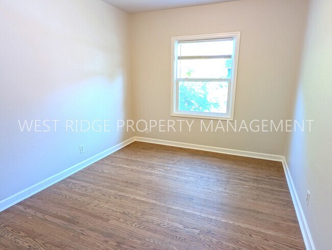 Building Photo - 1322 N Emerson St