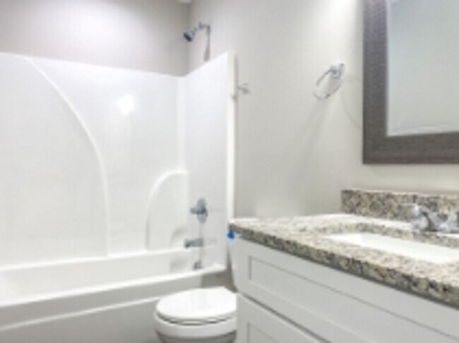 Building Photo - 173 Falling Creek Rd