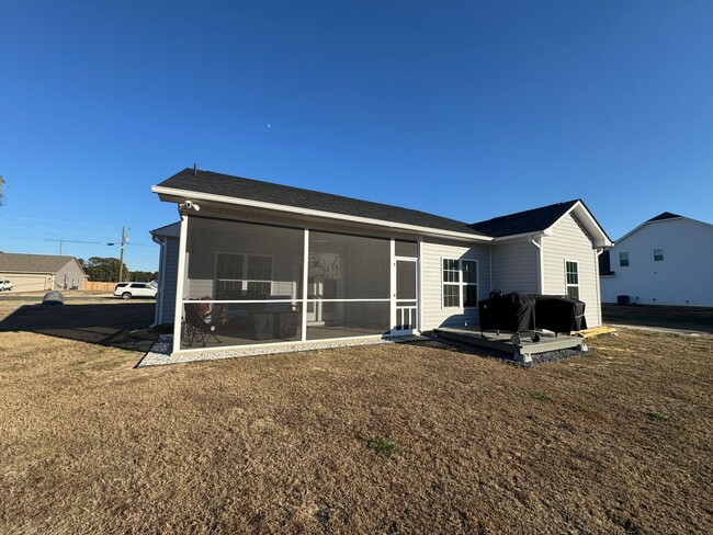 Building Photo - Newly Built Home!  Quiet Neighborhood!