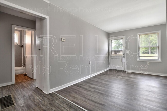 Building Photo - 1733 McDonald Ln