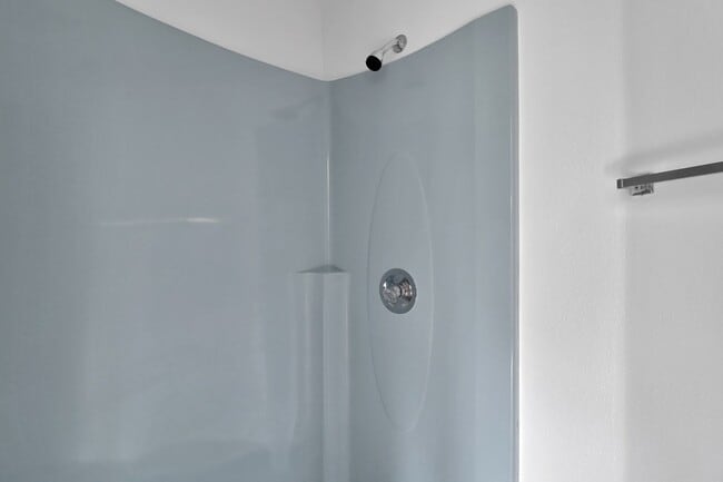 Building Photo - 2 Bed 2 Bath - Harbor View - Landscaping I...