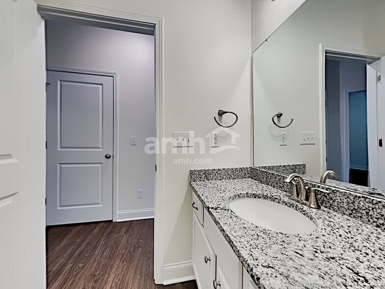 Building Photo - 299 Bering Ln