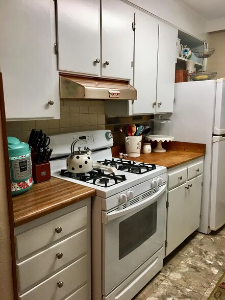 Building Photo - 1303 Mills Dr