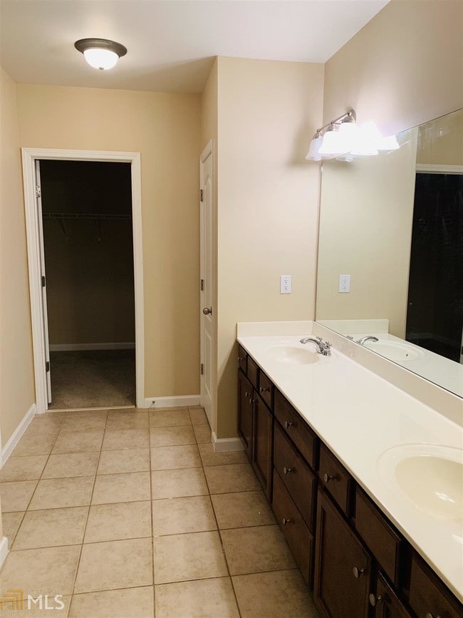 Building Photo - 5868 Norfolk Chase Dr