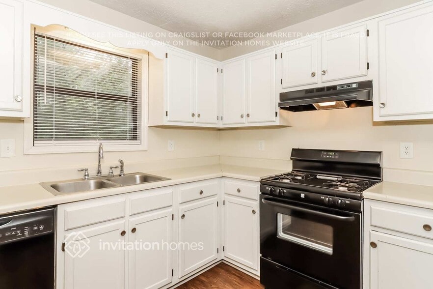 Building Photo - 2594 Bomar Rd