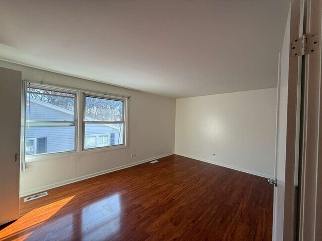 Building Photo - 1945 Hancock Dr