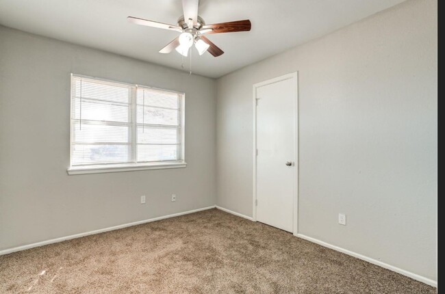 Building Photo - Move in special 2nd months rent $350 off