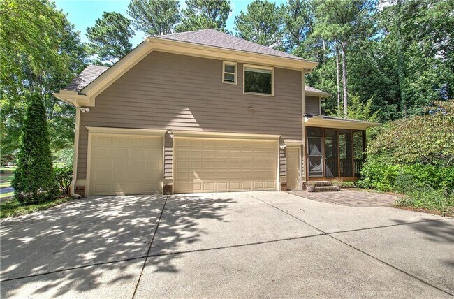 Building Photo - 2320 Starr Lake Dr NW