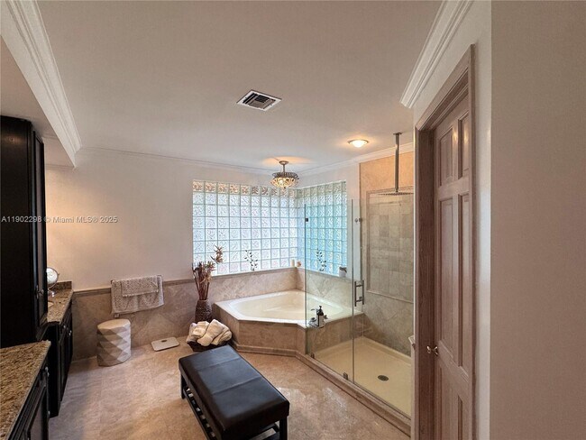 Building Photo - 375 Sabal Way