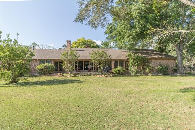 Building Photo - 4607 Breezy Point Dr