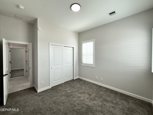 Building Photo - 15372 Imagine Dr