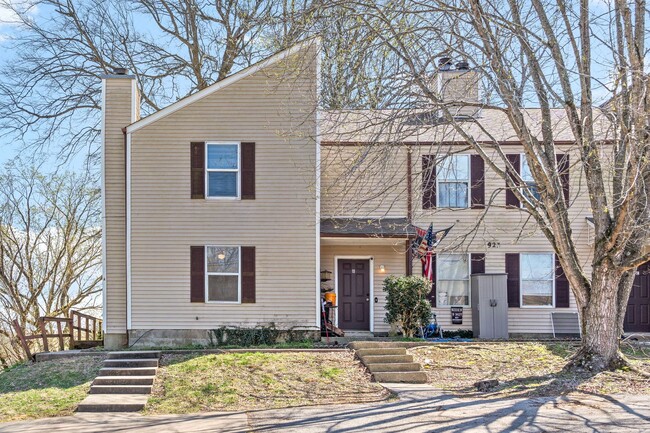 Primary Photo - 923 Kingsbury Dr