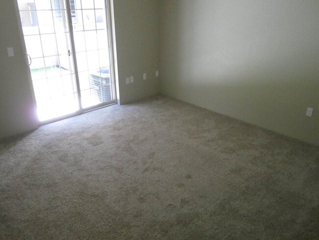 Building Photo - Charming 3 Story Town Home for Rent