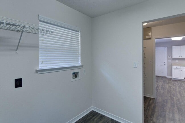 Building Photo - 2664 Shoni Dr