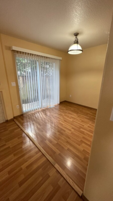 Building Photo - 8421 NE 36th St