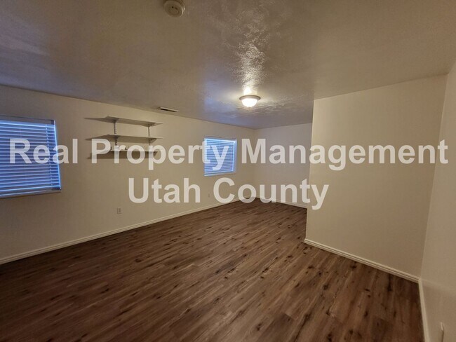 Building Photo - 572 S 1750 E St
