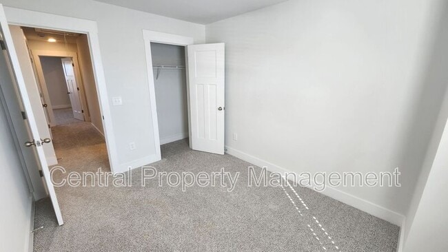 Building Photo - 143 Dalmatian Dr