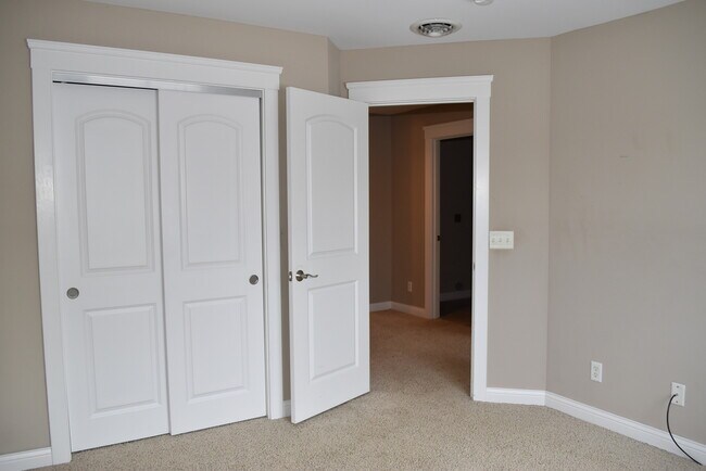 Building Photo - 2105 Herrick Ave