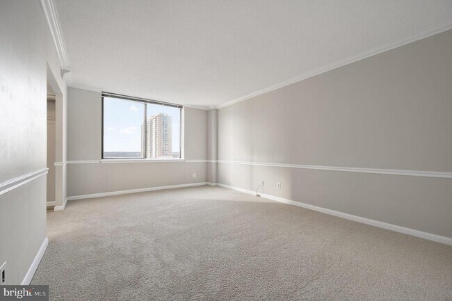 Building Photo - 3709 S George Mason Dr