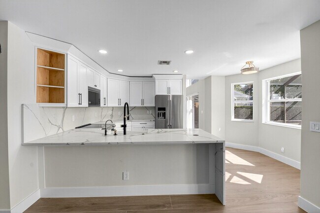 Building Photo - 7306 Spinnaker Bay Dr