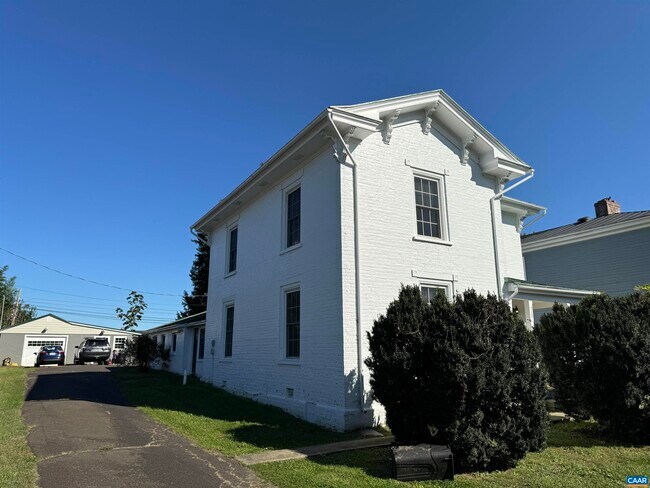 Building Photo - 510 N Main St