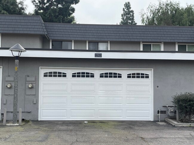 Building Photo - 12312 Sandy Rock St