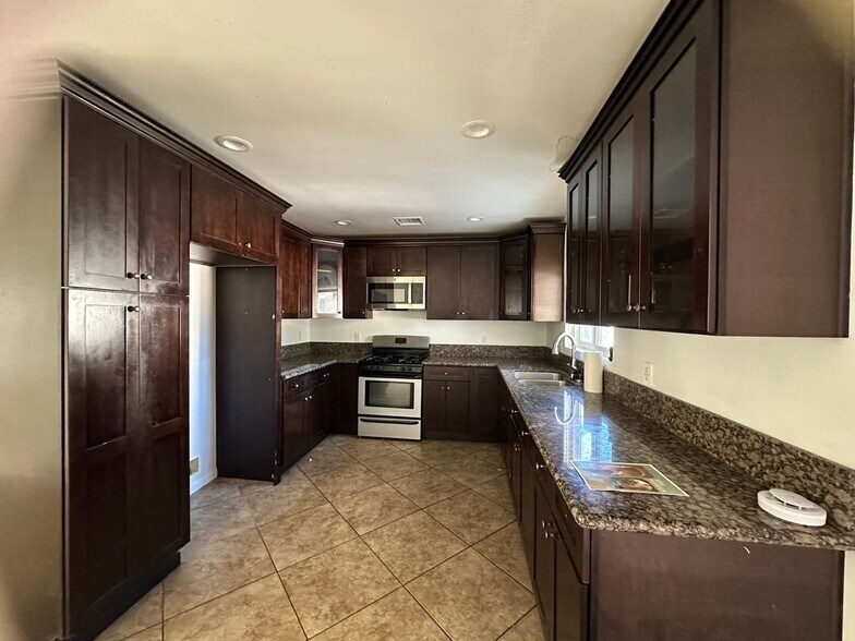 Building Photo - 8156 Tilden Ave