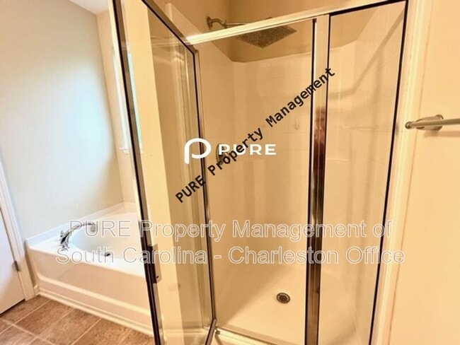 Building Photo - 2901 Penobscot Dr