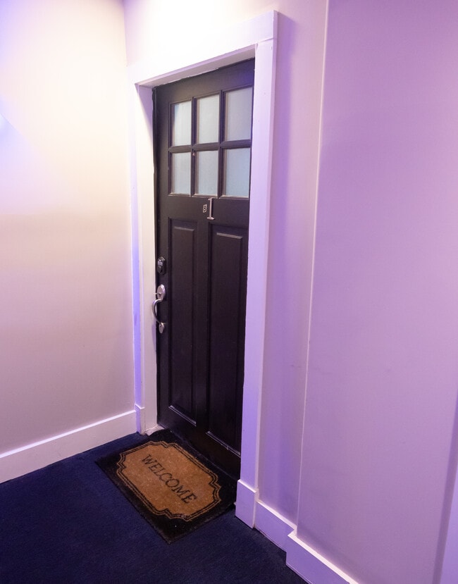 Building Photo - 1220 Holbrook Terrace NE