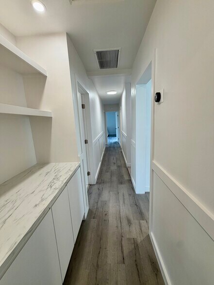 Building Photo - 4225 Tuller Ave